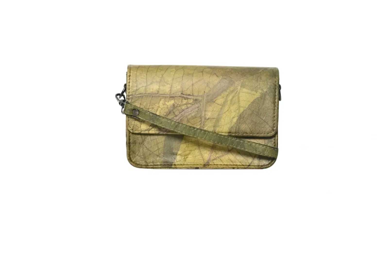 Green hot sale clutch purse