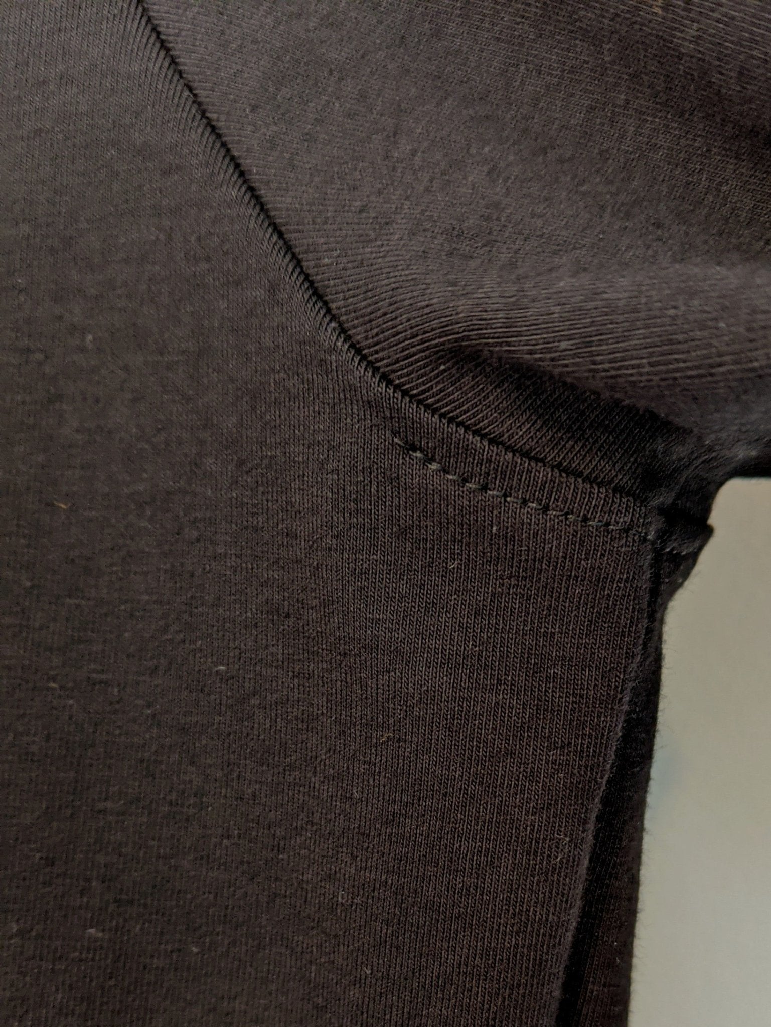 1/2 SLEEVE SKIVVY - 200gsm BLACK ORGANIC COTTON SKIVVY - Genkstasy - stride