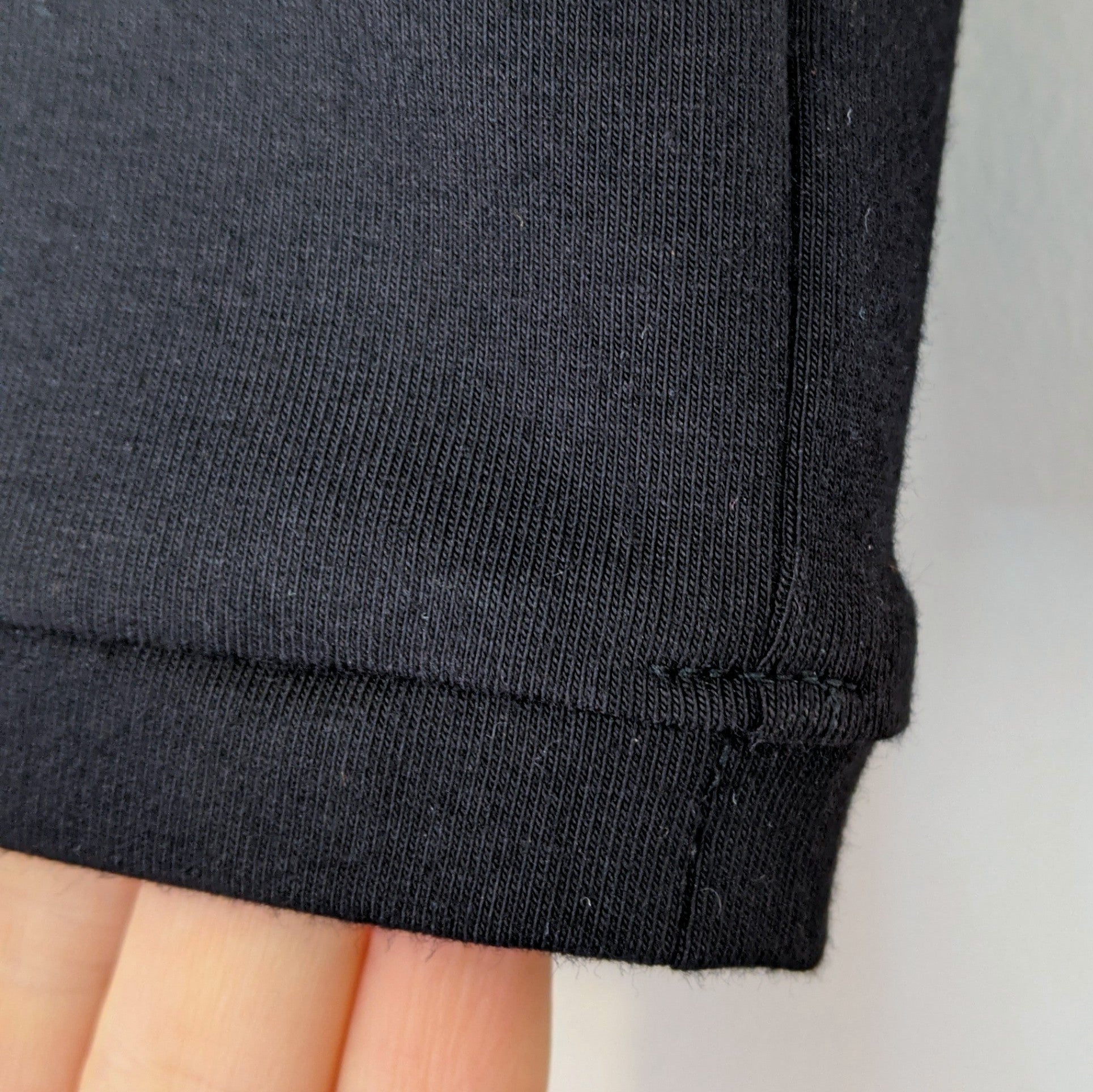 1/2 SLEEVE SKIVVY - 200gsm BLACK ORGANIC COTTON SKIVVY - Genkstasy - stride