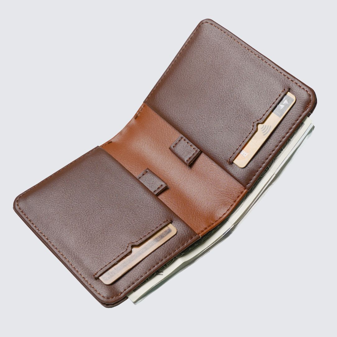 FREO Airtag Wallet - Brown