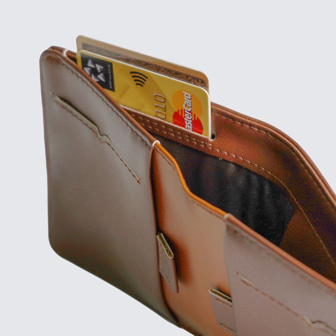 FREO Airtag Wallet - Brown