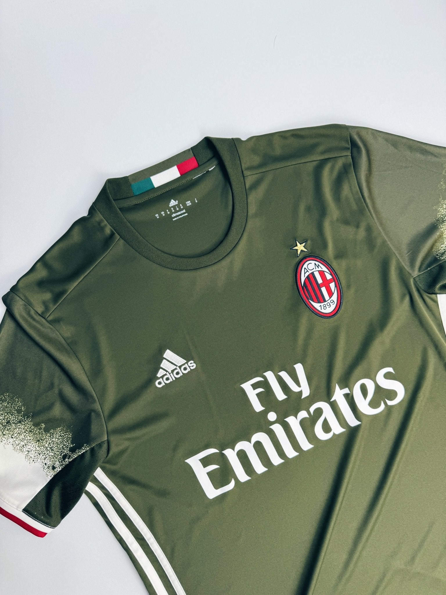 AC Milan Third Kit 2016 - 2017 M - Unwanted FC - stride