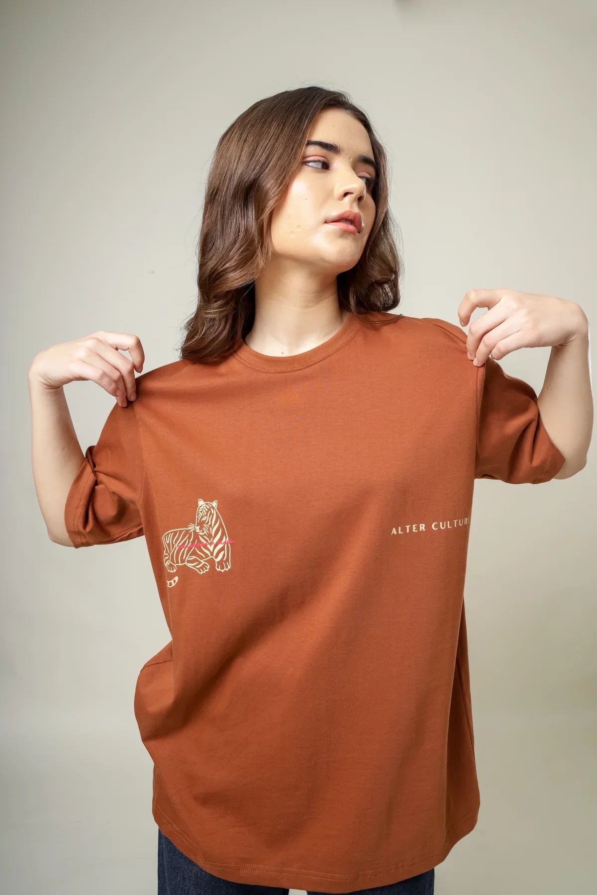 ALTER CULTURE CLUB T - SHIRT - RUST - Bethikal - stride