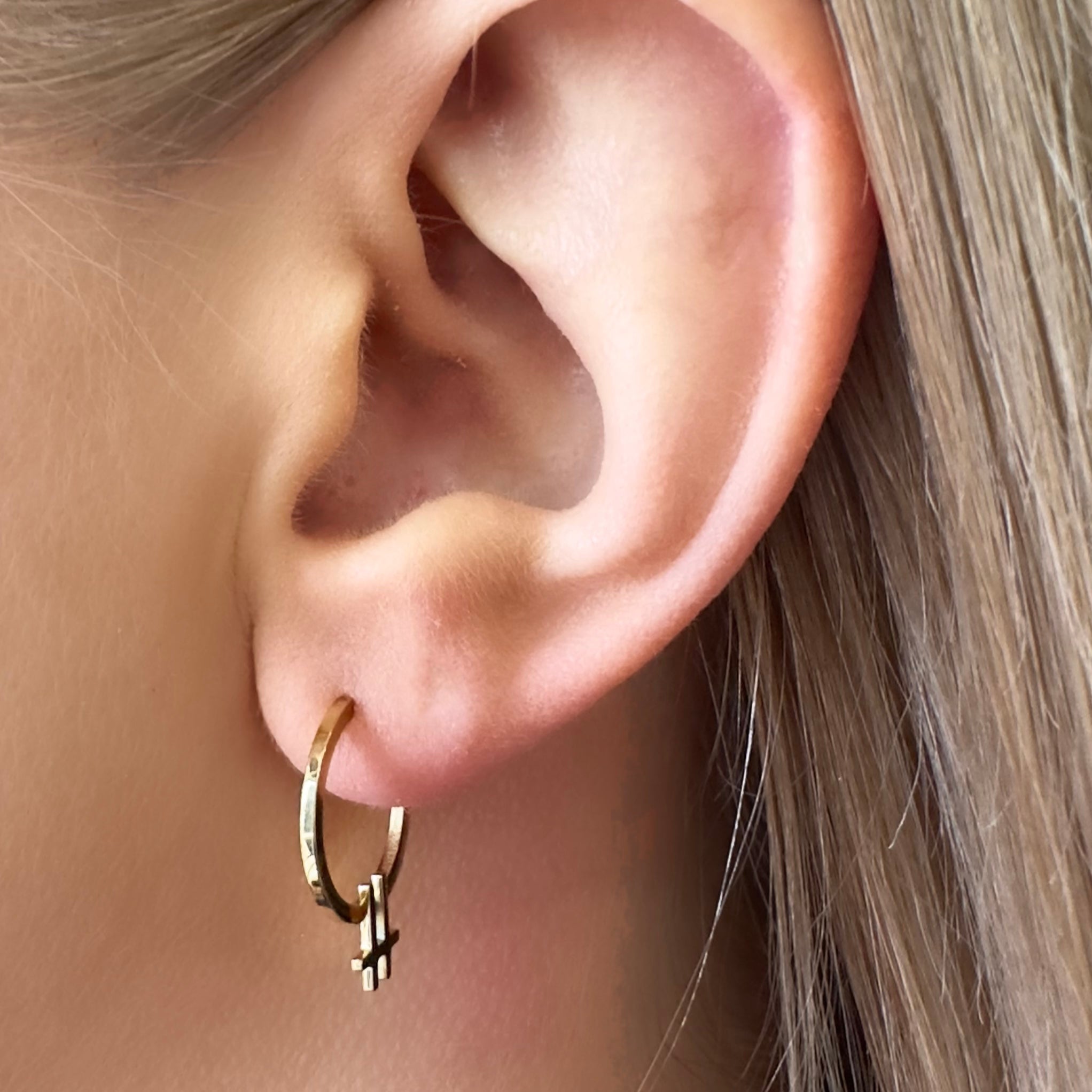 Baseline Gold Hoop Earrings - EVER Jewellery - stride