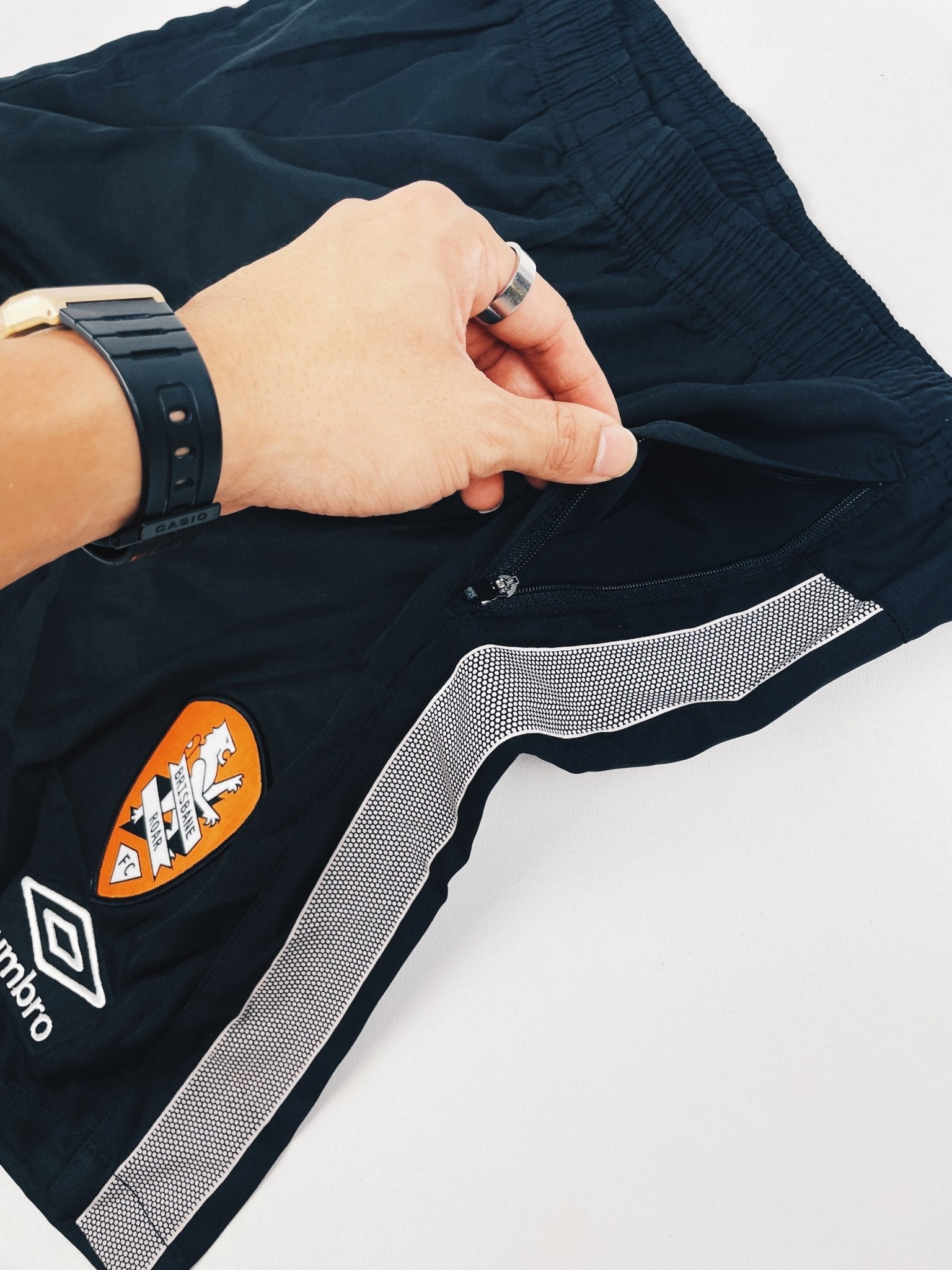 Brisbane Roar Shorts (With Pockets) S - Unwanted FC - stride