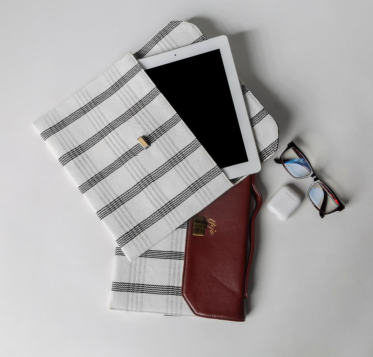 Modish I Pad Sleeve - Bethikal - stride