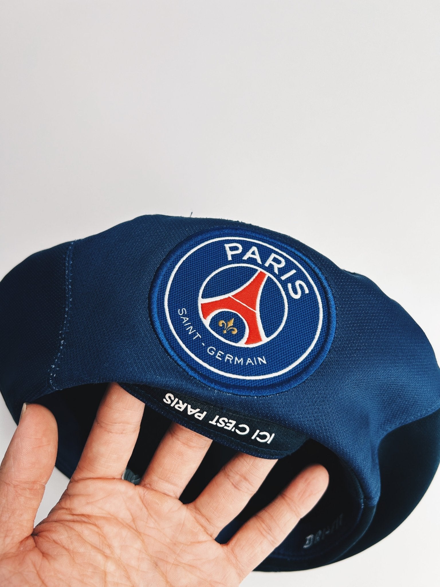 Paris Saint - Germain Beret - Unwanted FC - stride