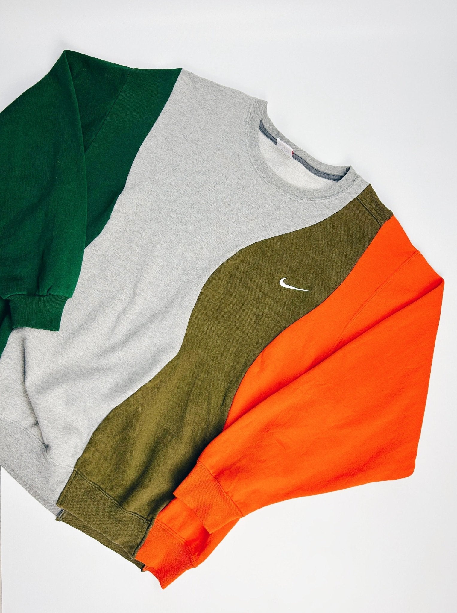 Reworked Nike Sweatshirt #37 (L) - Unwanted FC - stride