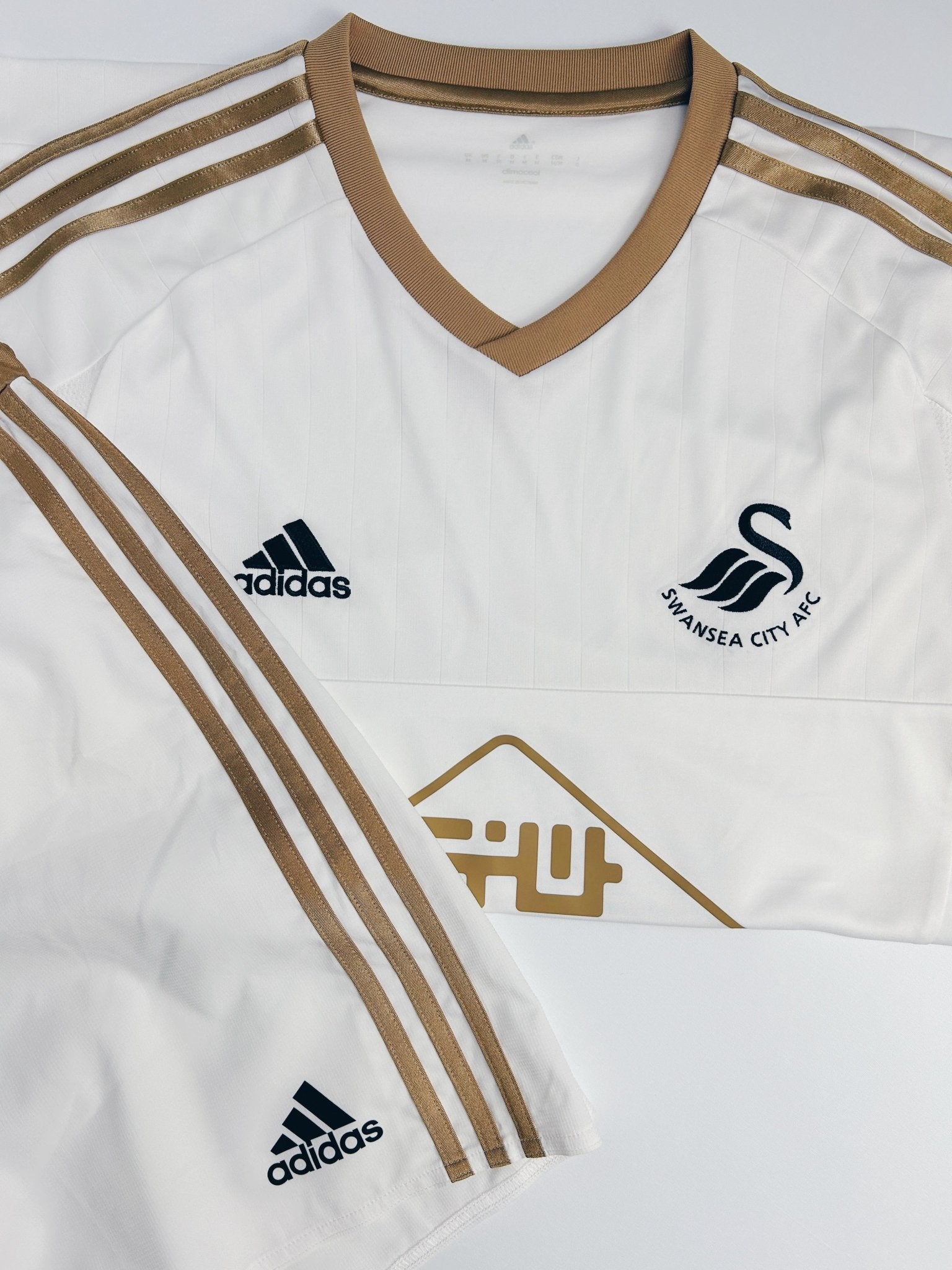 Swansea City Home 2015 - 2016 (With Shorts) M - Unwanted FC - stride