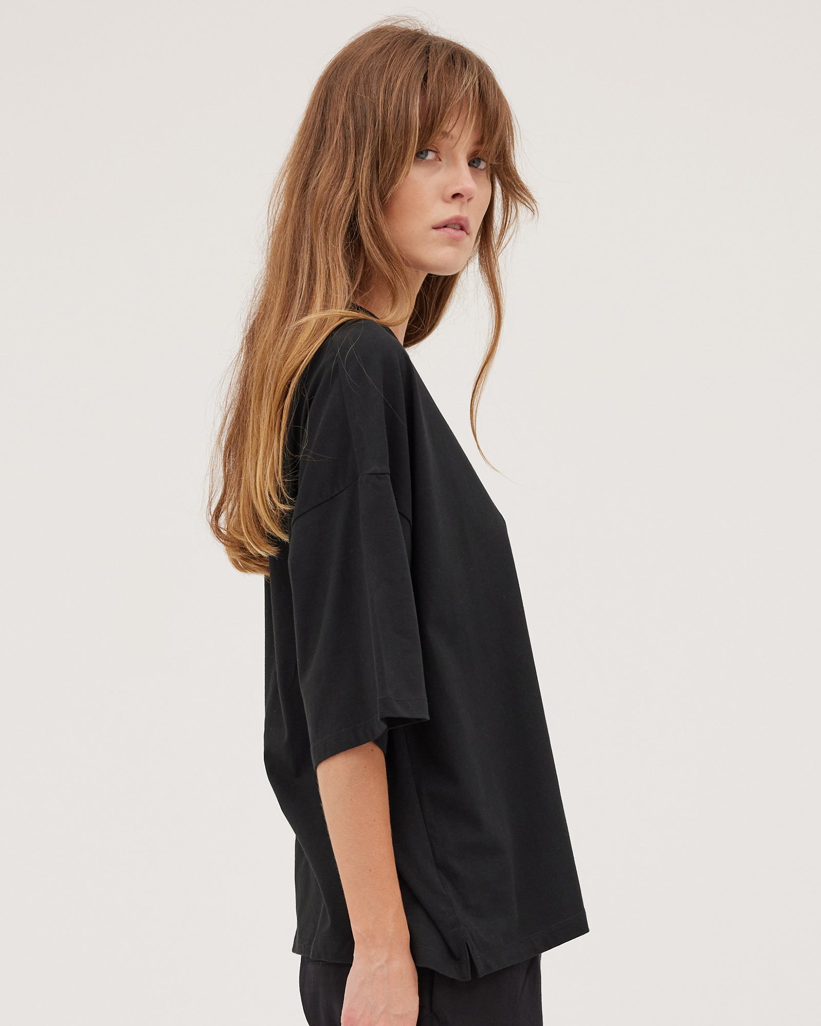 The Boyfriend Tee | Vintage Black - Cloth & Co - stride