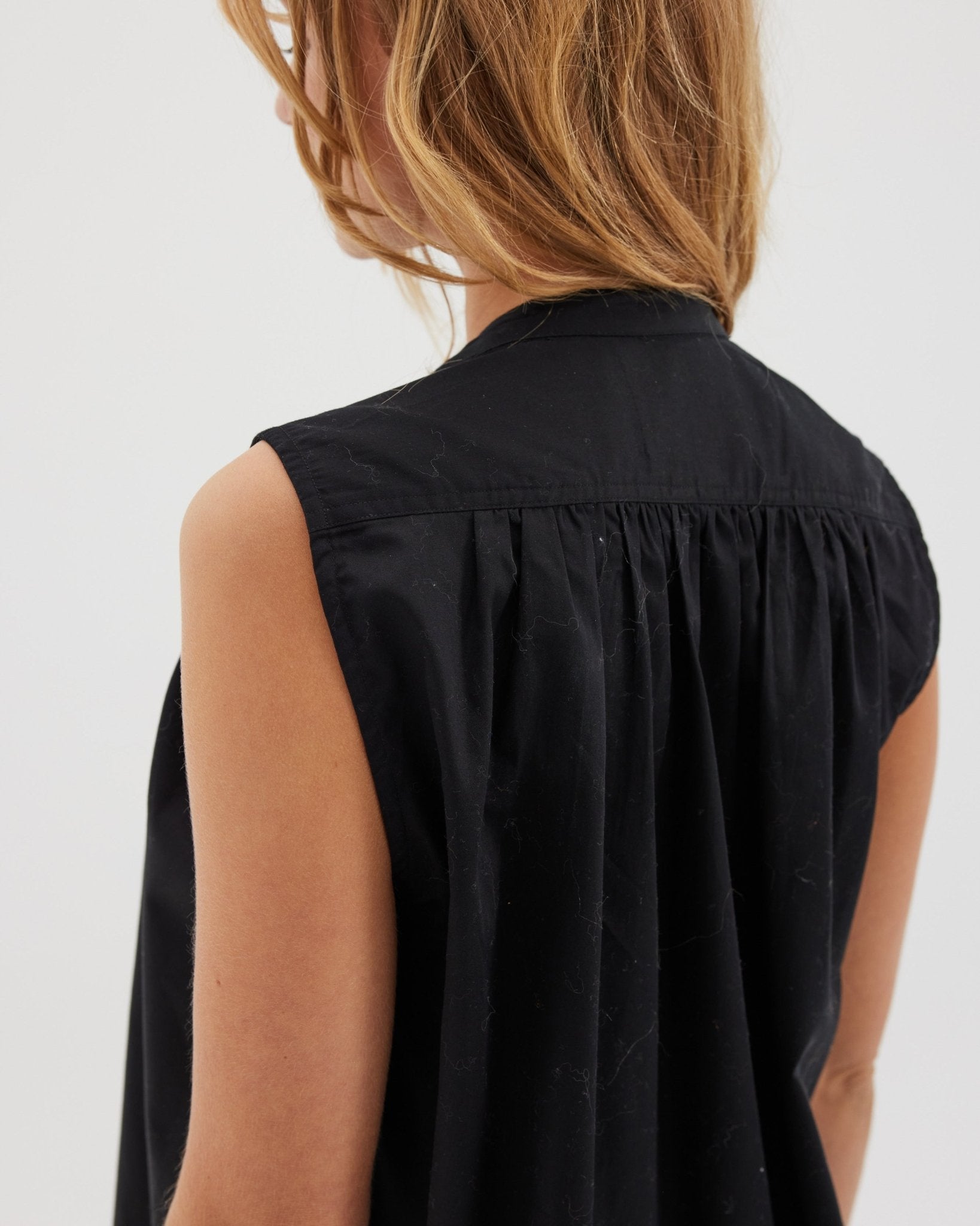 The Giza Sleeveless Shirt | Black - Cloth & Co - stride