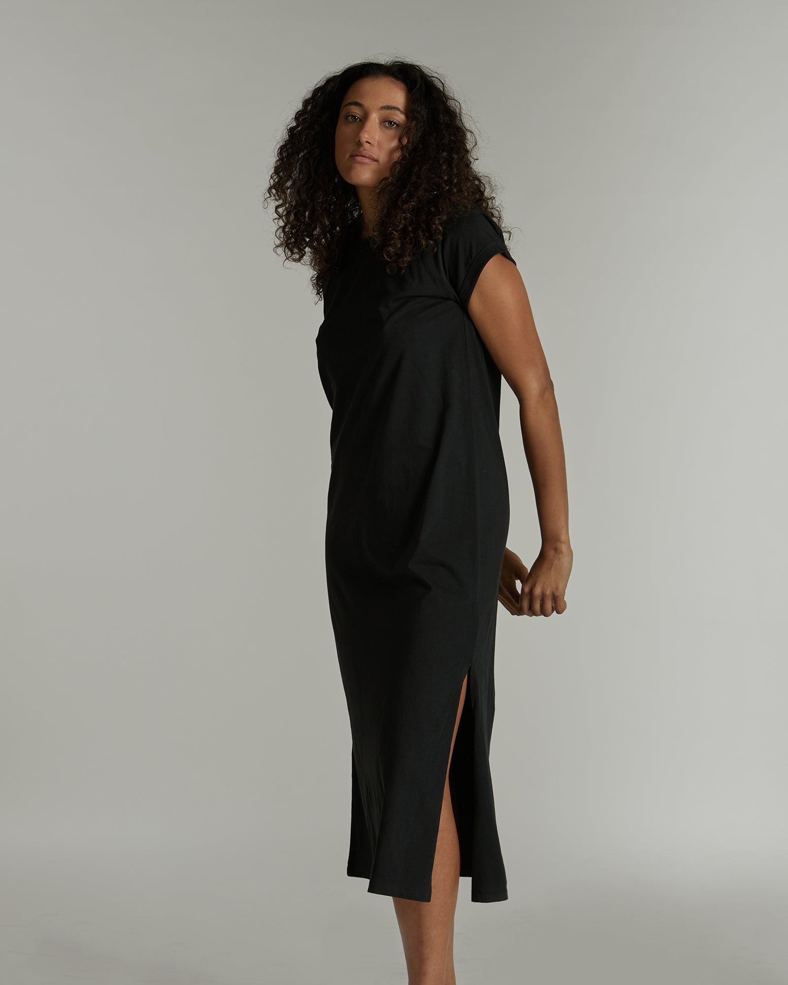 The Long Tee Dress | Vintage Black - Cloth & Co - stride