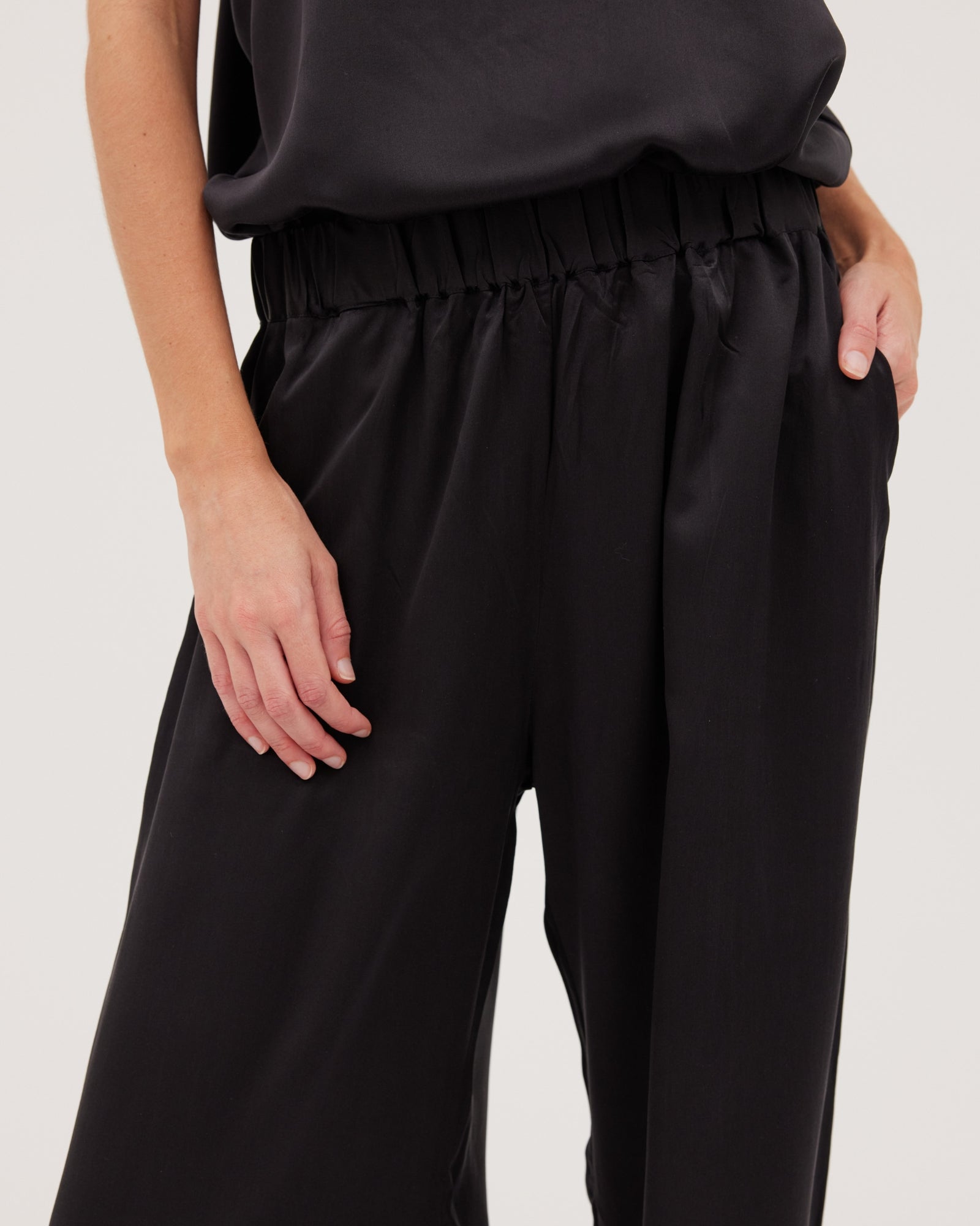 The Silk Pant | Black - Cloth & Co - stride