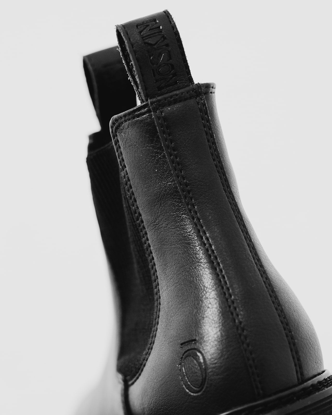 Dr martens clearance zillow refine